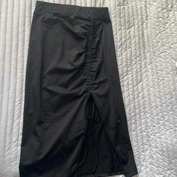 NWOT  Skirt - Picture 2 of 4